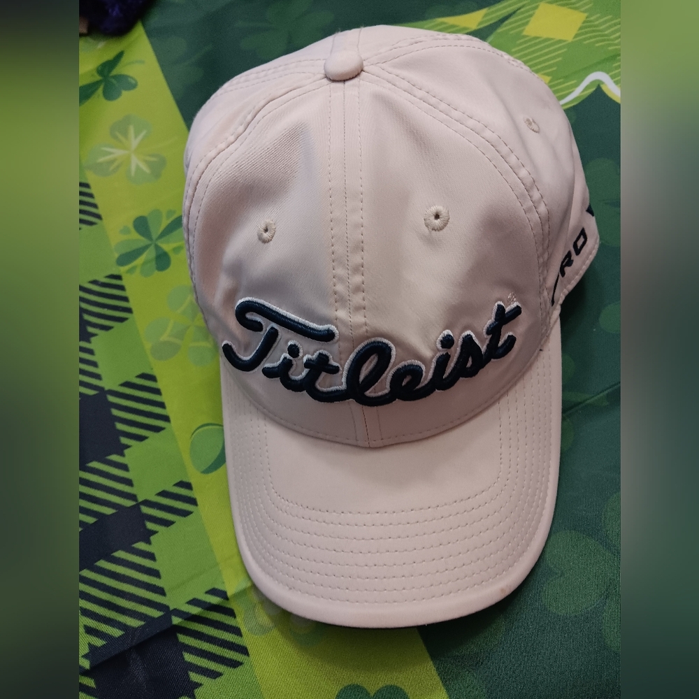 Mens Titleist ProV1 Adjustable Fit Cap